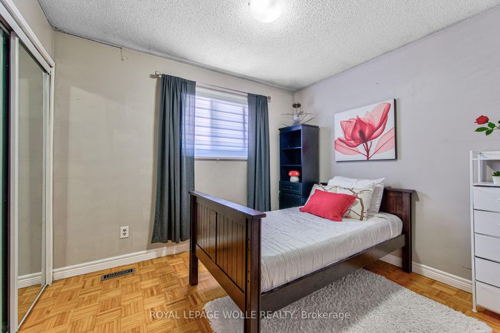 Photo 14 at 2560 Palisander Avenue, Cooksville, Mississauga