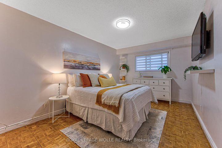 Photo 19 at 2560 Palisander Avenue, Cooksville, Mississauga