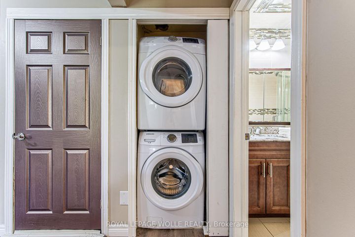 Photo 21 at 2560 Palisander Avenue, Cooksville, Mississauga