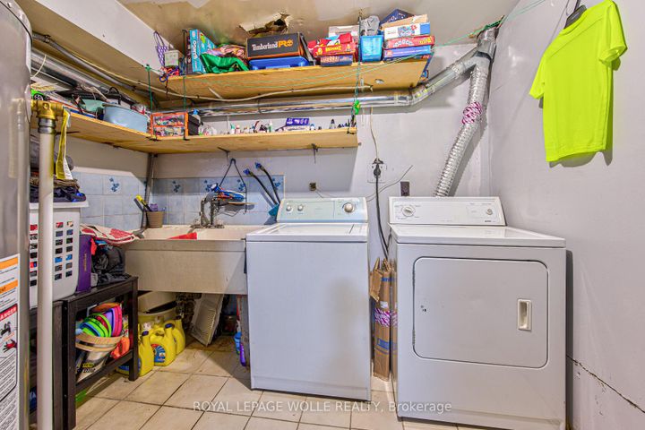 Photo 30 at 2560 Palisander Avenue, Cooksville, Mississauga