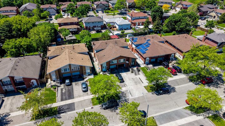 Photo 33 at 2560 Palisander Avenue, Cooksville, Mississauga