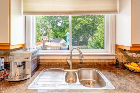 Photo 11 at 325 Innisfil Street, Allandale, Barrie