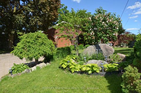 Photo 1 at 15 Brantley Crescent, York University Heights, Toronto