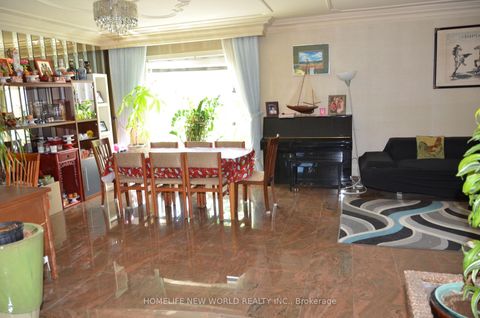 Photo 4 at 15 Brantley Crescent, York University Heights, Toronto
