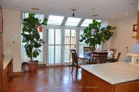 Photo 8 at 15 Brantley Crescent, York University Heights, Toronto