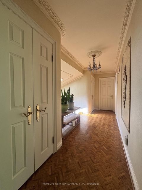 Photo 9 at 15 Brantley Crescent, York University Heights, Toronto