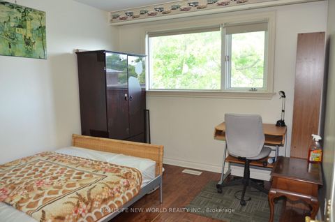 Photo 12 at 15 Brantley Crescent, York University Heights, Toronto