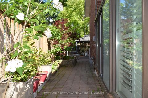 Photo 22 at 15 Brantley Crescent, York University Heights, Toronto