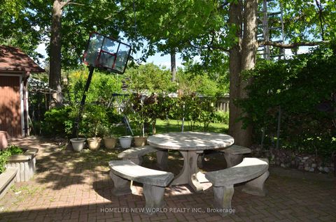 Photo 27 at 15 Brantley Crescent, York University Heights, Toronto