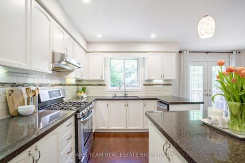 Photo 7 at 46 Bell Street, Ardagh, Barrie