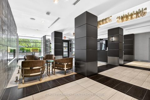 Photo 2 at 806 - 399 Adelaide Street W, Waterfront Communities C1, Toronto