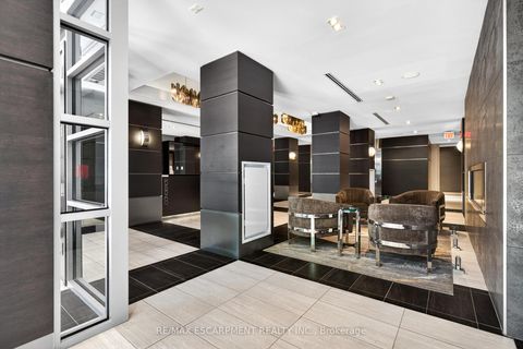 Photo 3 at 806 - 399 Adelaide Street W, Waterfront Communities C1, Toronto