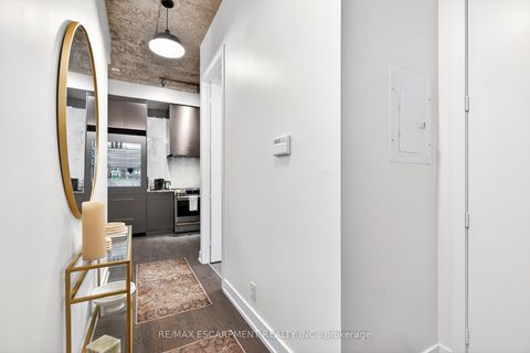 Photo 6 at 806 - 399 Adelaide Street W, Waterfront Communities C1, Toronto