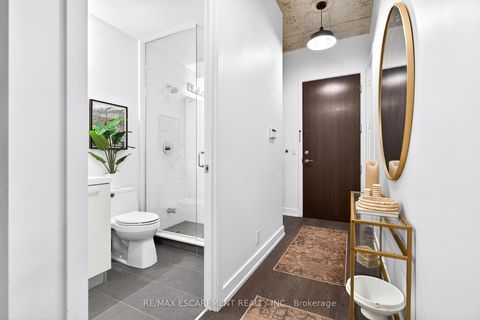 Photo 9 at 806 - 399 Adelaide Street W, Waterfront Communities C1, Toronto