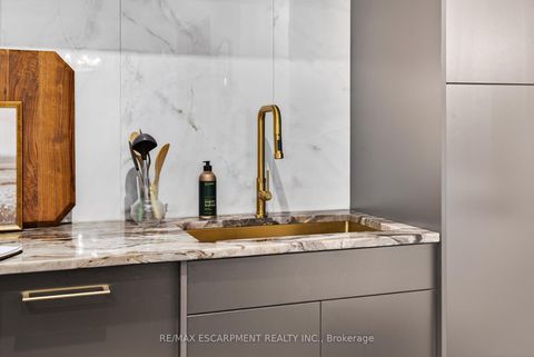Photo 12 at 806 - 399 Adelaide Street W, Waterfront Communities C1, Toronto