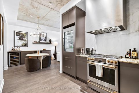 Photo 16 at 806 - 399 Adelaide Street W, Waterfront Communities C1, Toronto