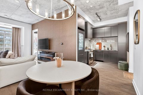 Photo 17 at 806 - 399 Adelaide Street W, Waterfront Communities C1, Toronto