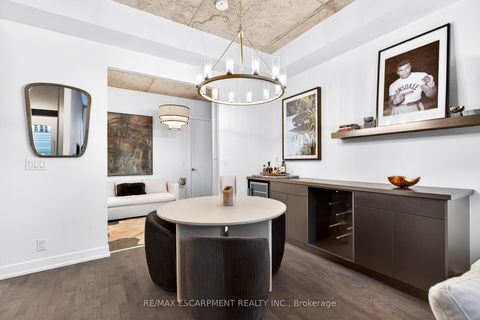 Photo 19 at 806 - 399 Adelaide Street W, Waterfront Communities C1, Toronto
