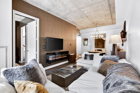 Photo 26 at 806 - 399 Adelaide Street W, Waterfront Communities C1, Toronto