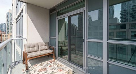 Photo 37 at 806 - 399 Adelaide Street W, Waterfront Communities C1, Toronto