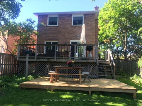 Photo 2 at 19 Backus Court, Raymerville, Markham