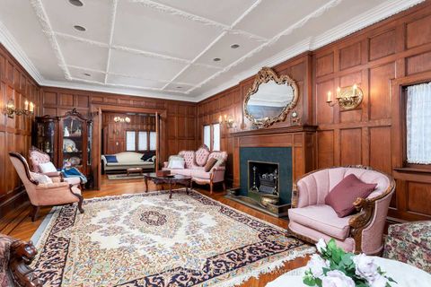 Photo 2 at 60 Indian Grove, Swansea, Toronto