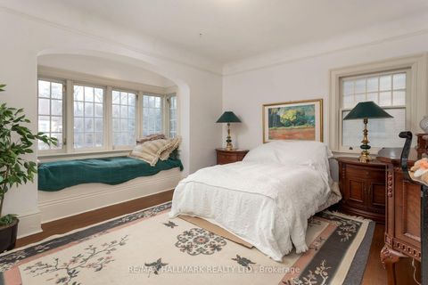 Photo 8 at 60 Indian Grove, Swansea, Toronto