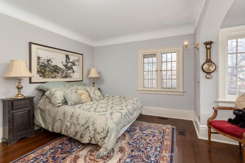 Photo 9 at 60 Indian Grove, Swansea, Toronto
