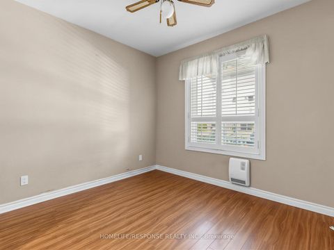 Photo 5 at 127 Lee Avenue, The Beaches, Toronto