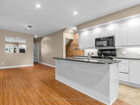 Photo 7 at 127 Lee Avenue, The Beaches, Toronto