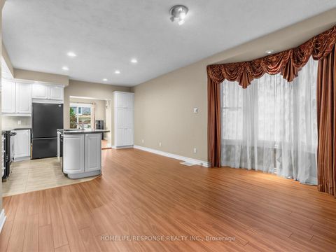 Photo 9 at 127 Lee Avenue, The Beaches, Toronto