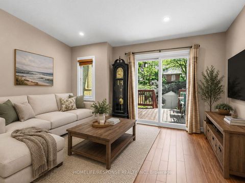 Photo 13 at 127 Lee Avenue, The Beaches, Toronto