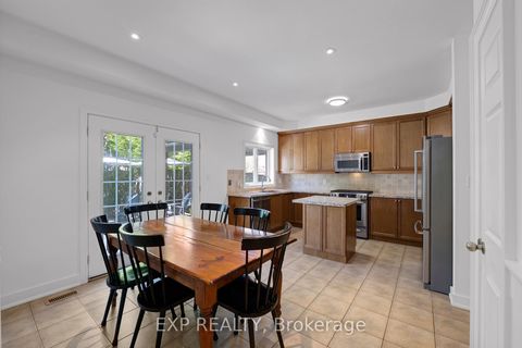 Photo 7 at 16 Haverhill Terrace, Bayview Wellington, Aurora
