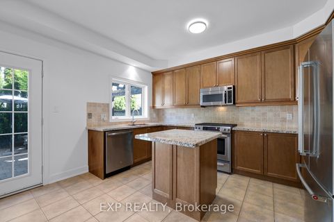 Photo 8 at 16 Haverhill Terrace, Bayview Wellington, Aurora