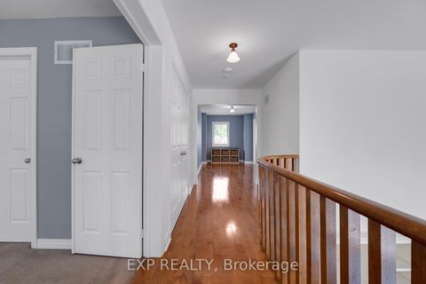 Photo 21 at 16 Haverhill Terrace, Bayview Wellington, Aurora
