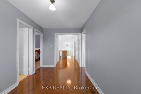 Photo 30 at 16 Haverhill Terrace, Bayview Wellington, Aurora