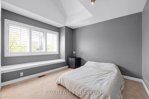 Photo 31 at 16 Haverhill Terrace, Bayview Wellington, Aurora