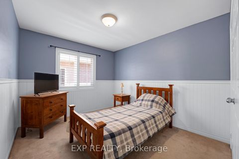 Photo 35 at 16 Haverhill Terrace, Bayview Wellington, Aurora