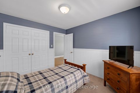 Photo 36 at 16 Haverhill Terrace, Bayview Wellington, Aurora