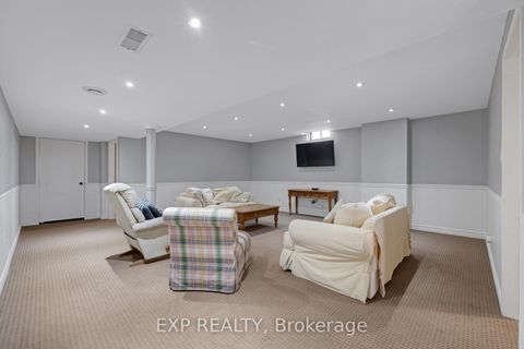 Photo 38 at 16 Haverhill Terrace, Bayview Wellington, Aurora