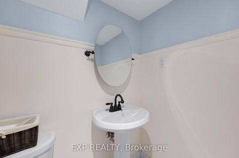 Photo 42 at 16 Haverhill Terrace, Bayview Wellington, Aurora