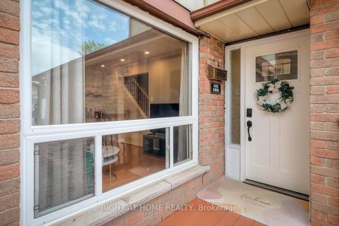 Photo 3 at 37 McKnight Drive, Malvern, Toronto