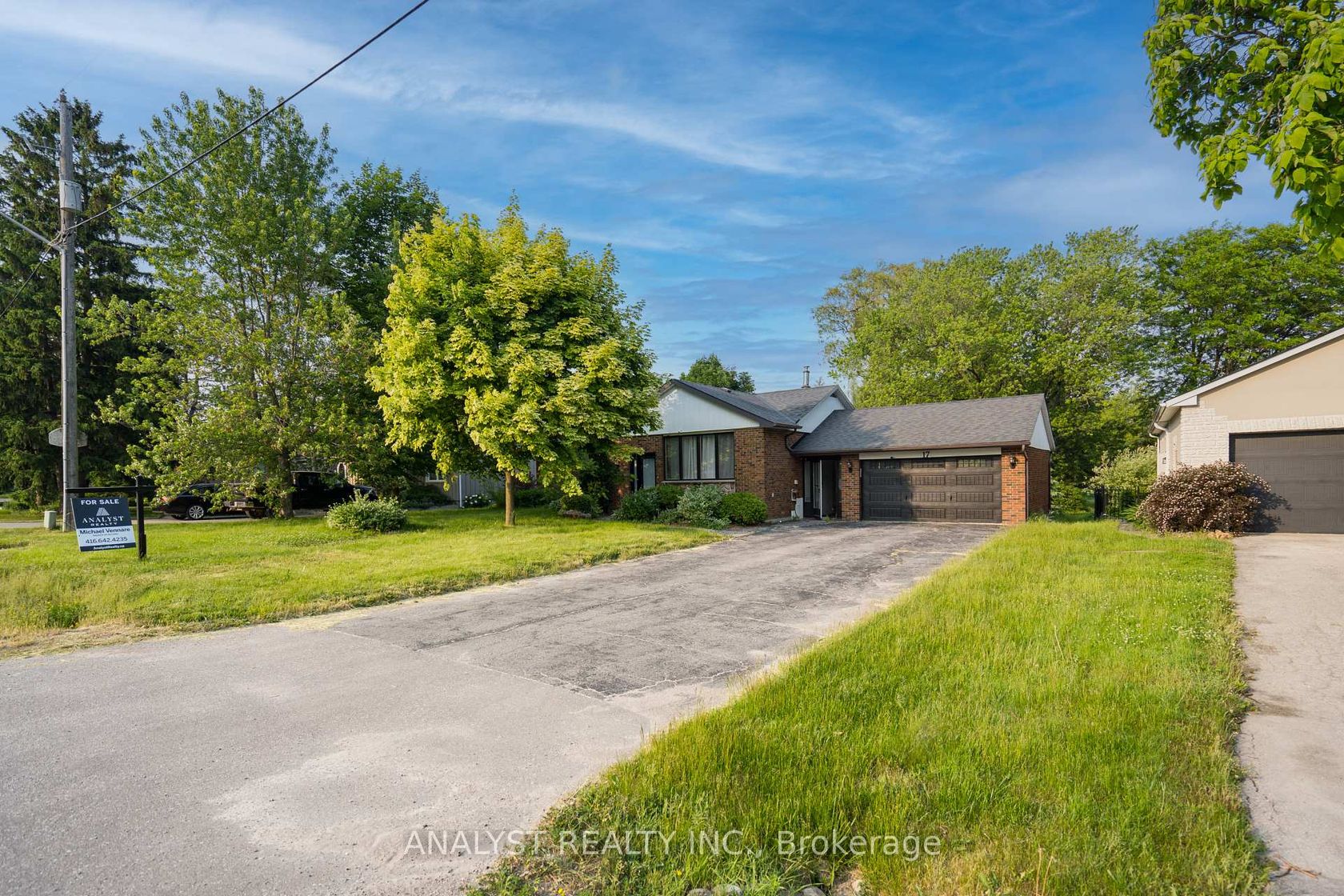17 Kinsley Street, Nobleton, King photo number 2