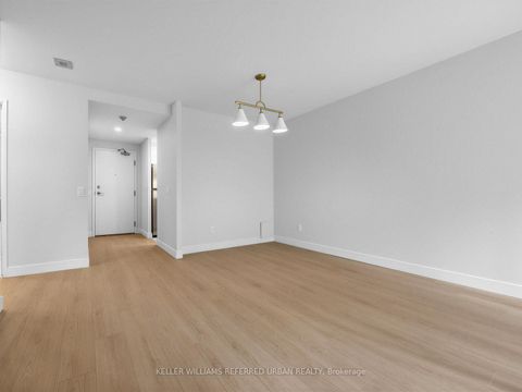 Photo 7 at 217 - 7 Bishop Avenue, Newtonbrook East, Toronto