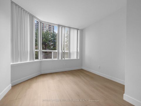 Photo 11 at 217 - 7 Bishop Avenue, Newtonbrook East, Toronto