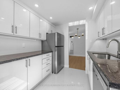 Photo 14 at 501 - 7 Bishop Avenue, Newtonbrook East, Toronto