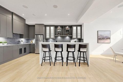 Photo 40 at 203 Crestwood Road, Yorkhill, Vaughan