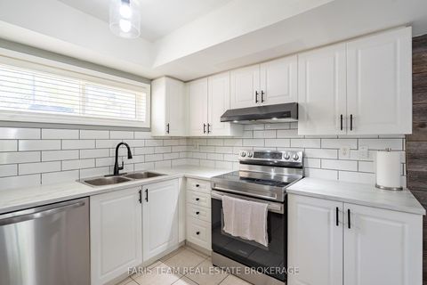 Photo 4 at 37 - 241 Ferndale Drive S, Ardagh, Barrie