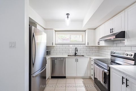 Photo 5 at 37 - 241 Ferndale Drive S, Ardagh, Barrie