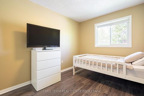 Photo 16 at 37 - 241 Ferndale Drive S, Ardagh, Barrie